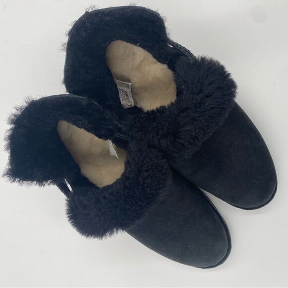 UGG Women's Mckay Winter Boot black short sheepskin almost new size 10.5 - Picture 9 of 11